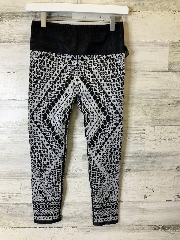 Athletic Capris By Fabletics  Size: M Supply