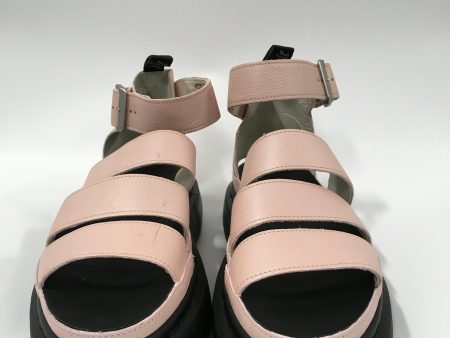 Sandals Flats By Dr Martens  Size: 9 Supply